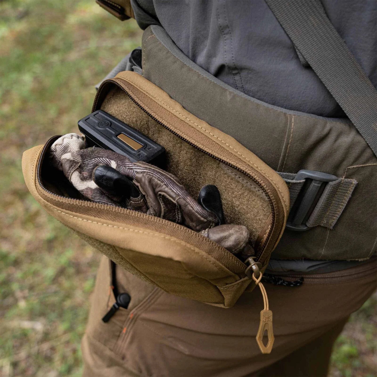 E4 Pouch