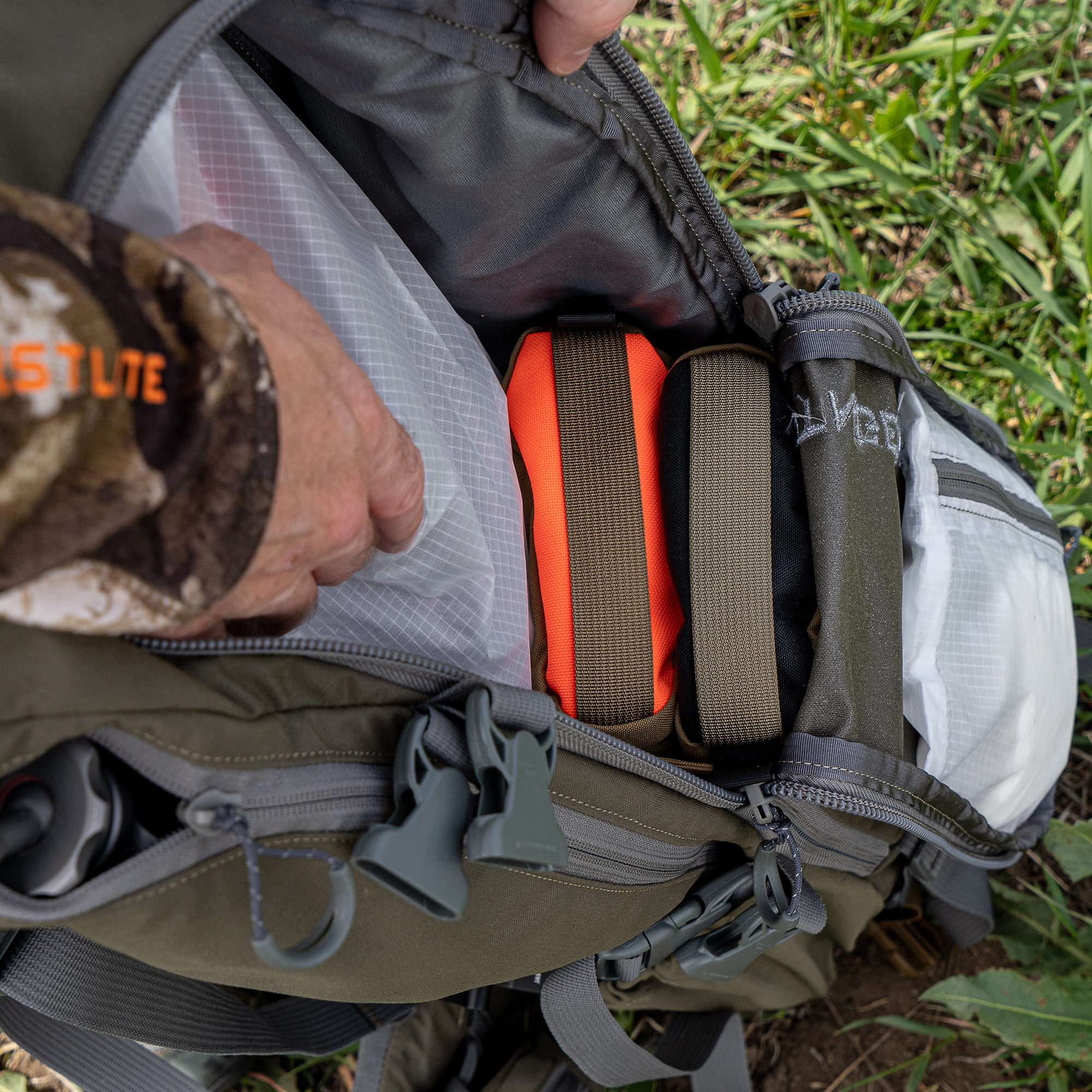 https://www.fhfgear.com/on/demandware.static/-/Sites-meateater-master/default/dwad520c6f/synergy-organizer-bags/synergy-organizer-bags_global_field-5.jpg